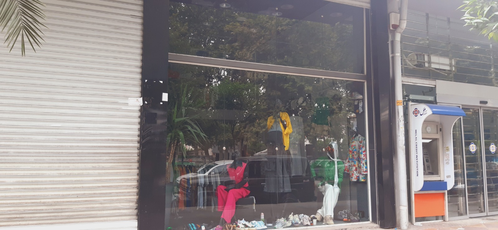 فروشگاه پوشاک مانلی